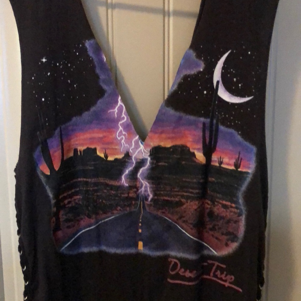 Cutout tank - Picture 2 of 3